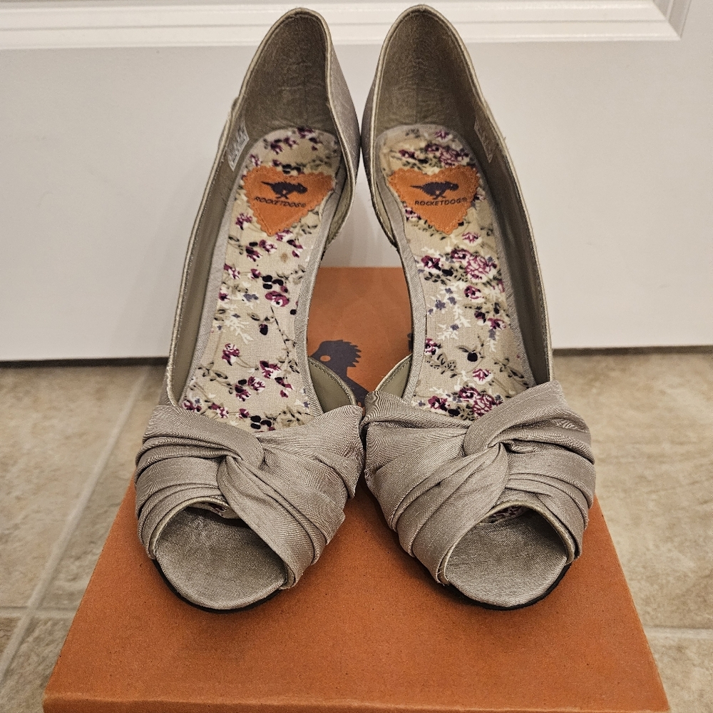 Elegant Gray Peep-Toe Heels